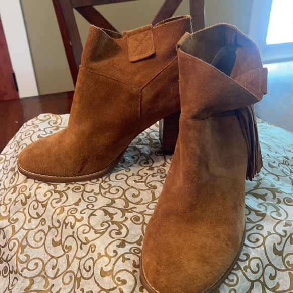 Booties with tassel - Picture 3 of 7